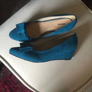 Teal wedges never worn 12w